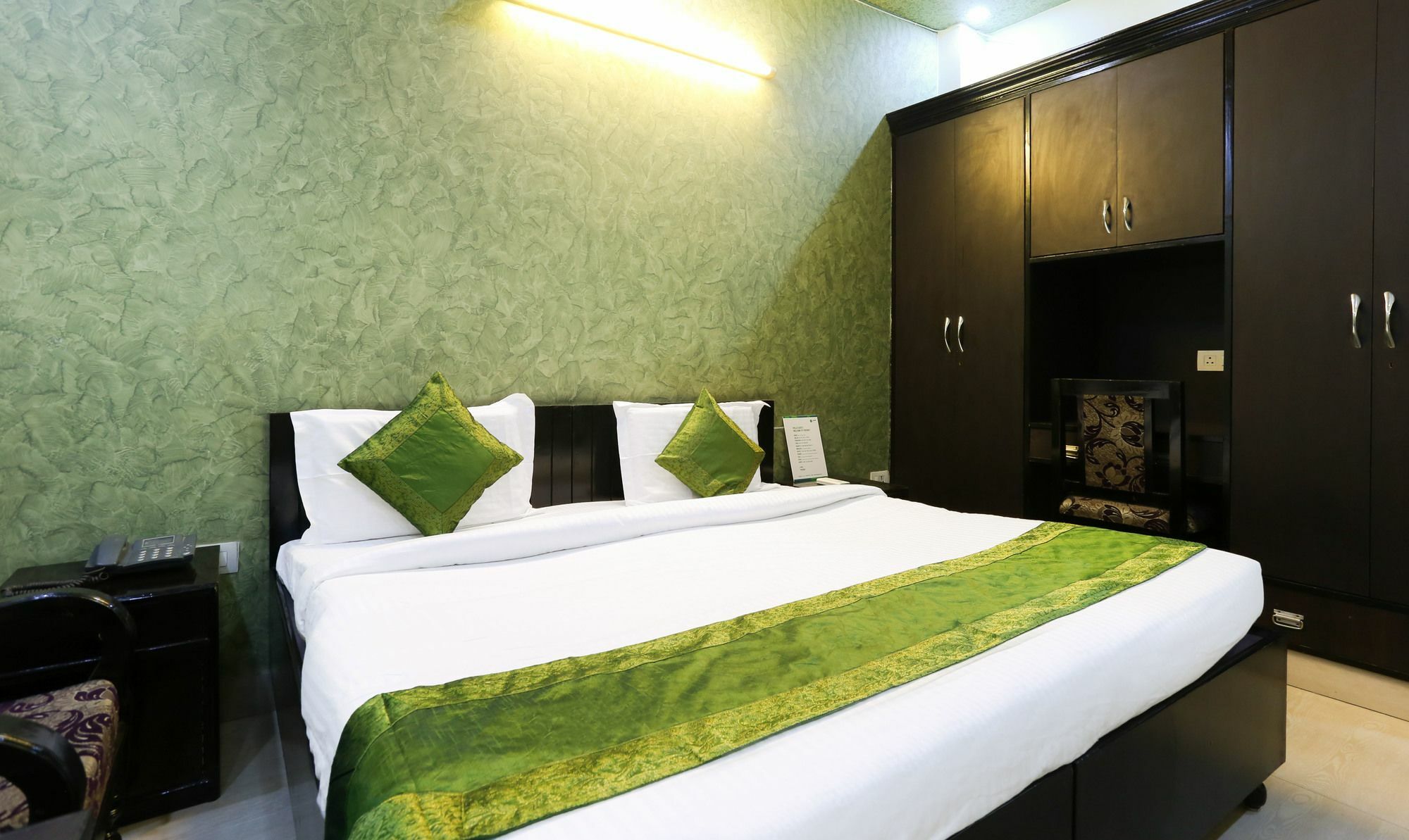 Royal Suites By Park Tree, Kasauli Exterior photo